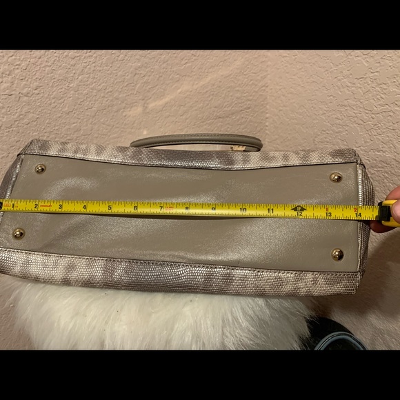 Previously owned Coach handbag! - Picture 8 of 8